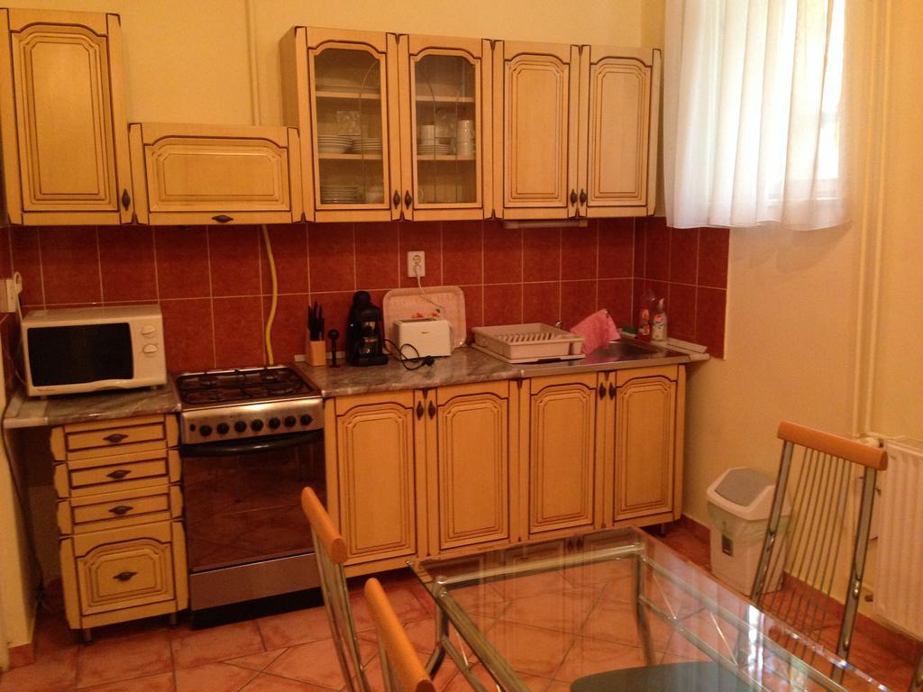 Peterfia Apartman Debrecen Eksteriør billede