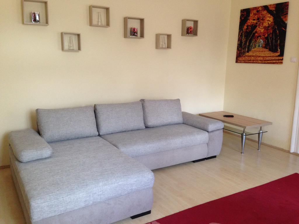 Peterfia Apartman Debrecen Eksteriør billede