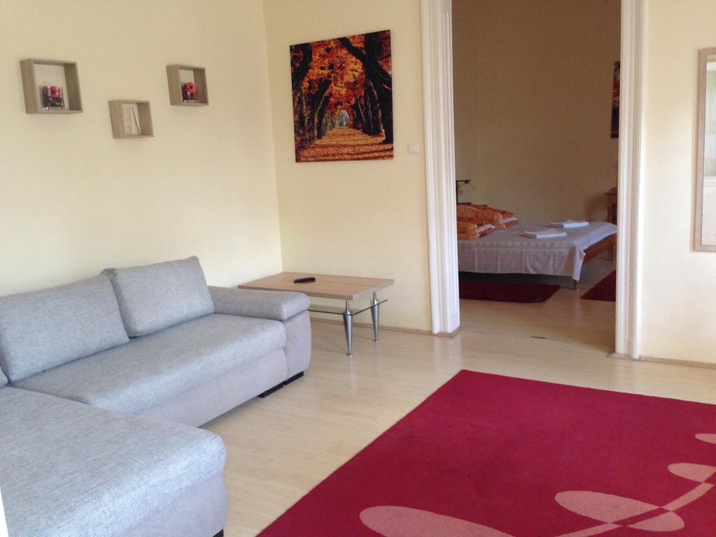Peterfia Apartman Debrecen Eksteriør billede